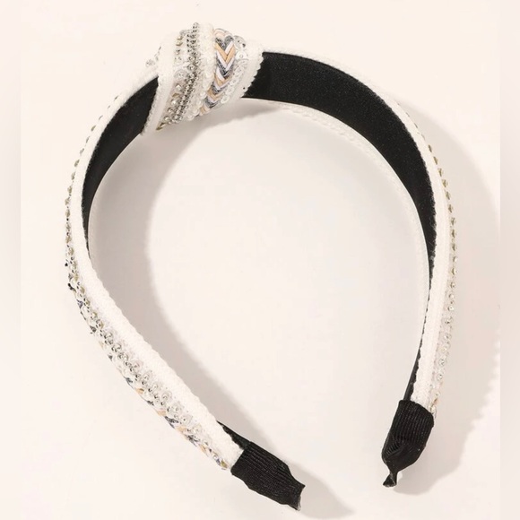 White Twisted Headband With Rhinestones and Pearl Details - Picture 3 of 5